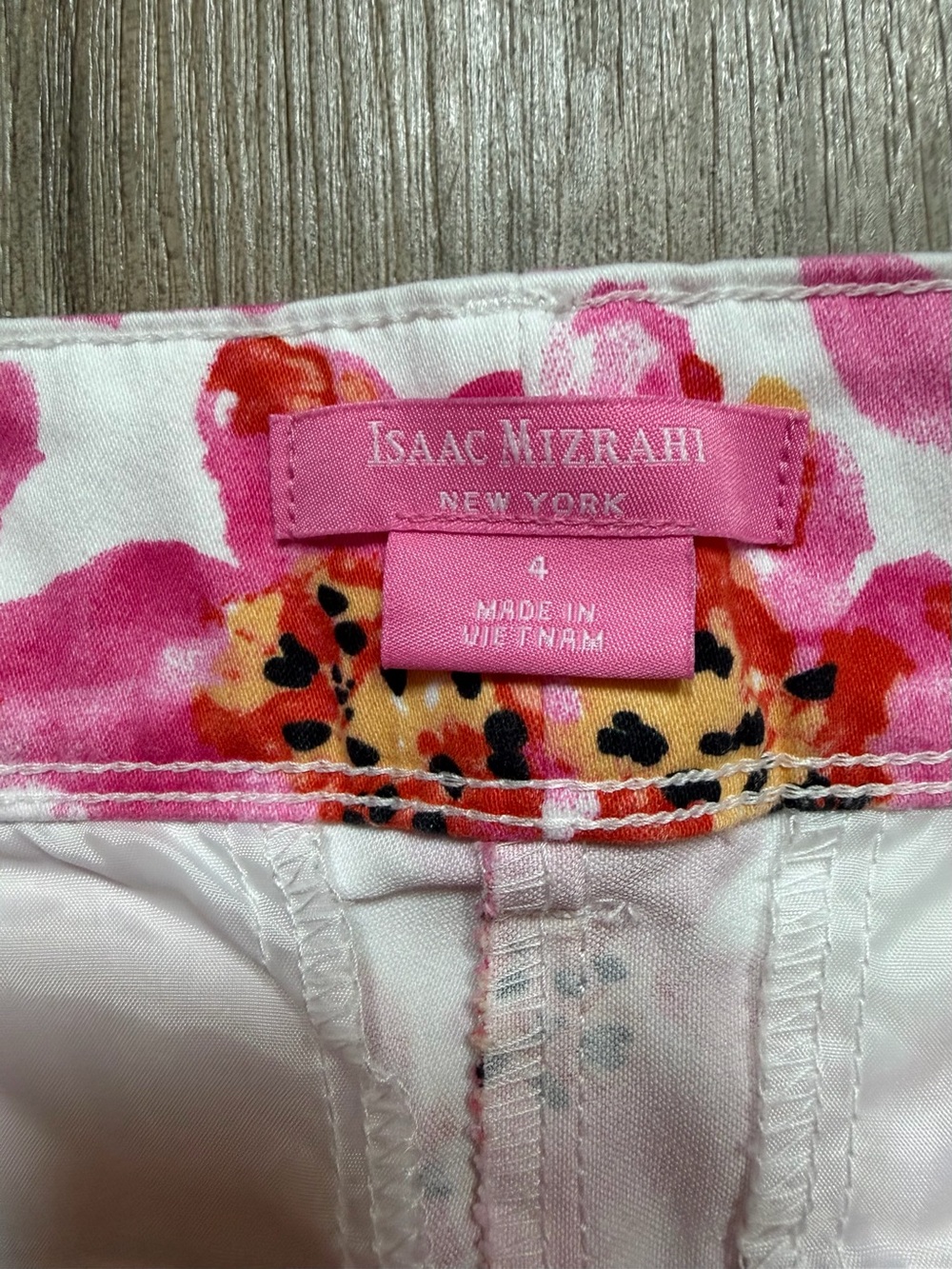 Isaac Mizrahi Pink Floral Cotton Blend Shorts - Picture 2 of 3